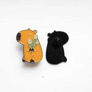 Pins-05.jpgv1764328175 Pin's Capybara Bouquet de Fleurs