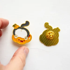 Pins-07.jpgv1764328416 Pin's Chat Citrouille